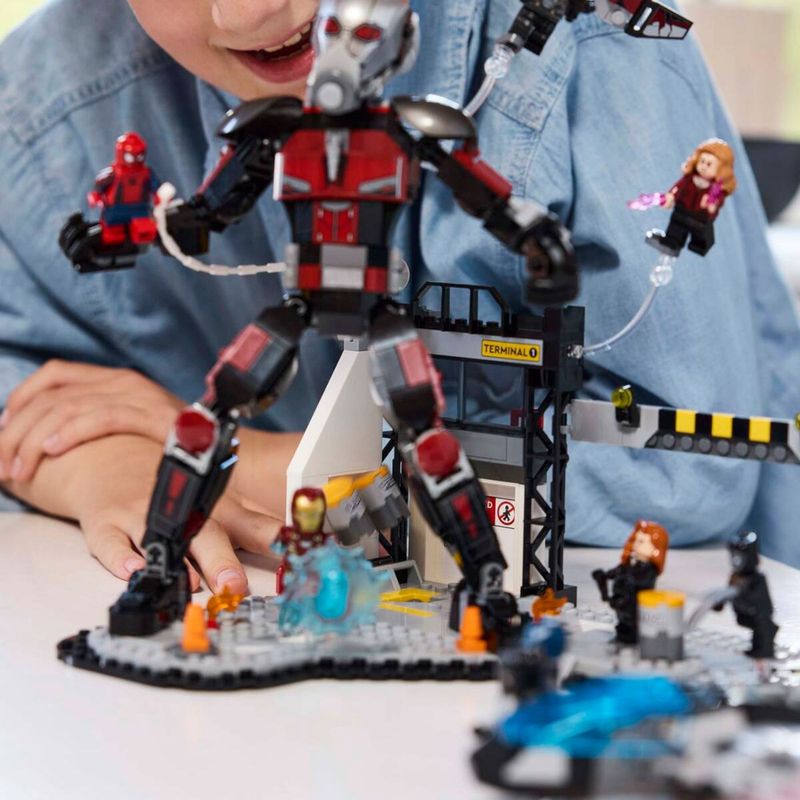 LEG76314---LEGO-Marvel---Capitao-America-Guerra-Civil---736-Pecas---76314-8