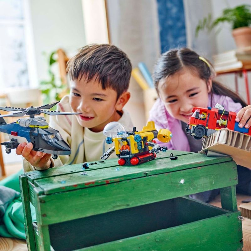 LEG60462 - LEGO City - Helicoptero, Caminhao de Bombeiros e Submarino - 874 Pecas - 60462 9