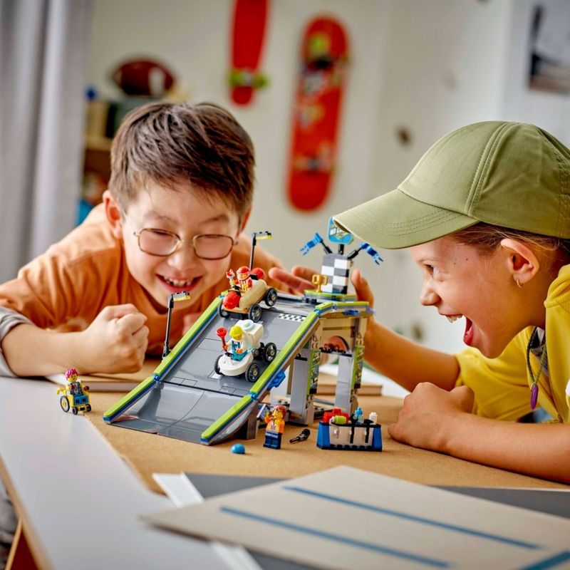 LEG60460 - LEGO City - Sem Limites Rampa para Carros de Corrida - 436 Pecas - 60460 8-compressed