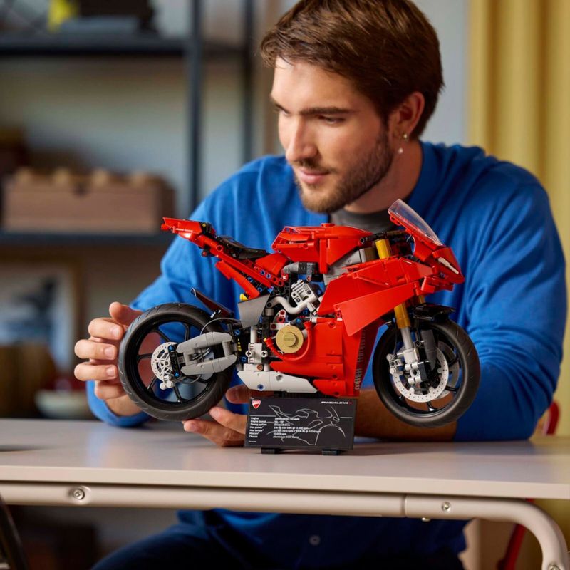 LEG42202 - LEGO Technic - Ducati Panigale V4 S - 1603 Pecas - 42202 9