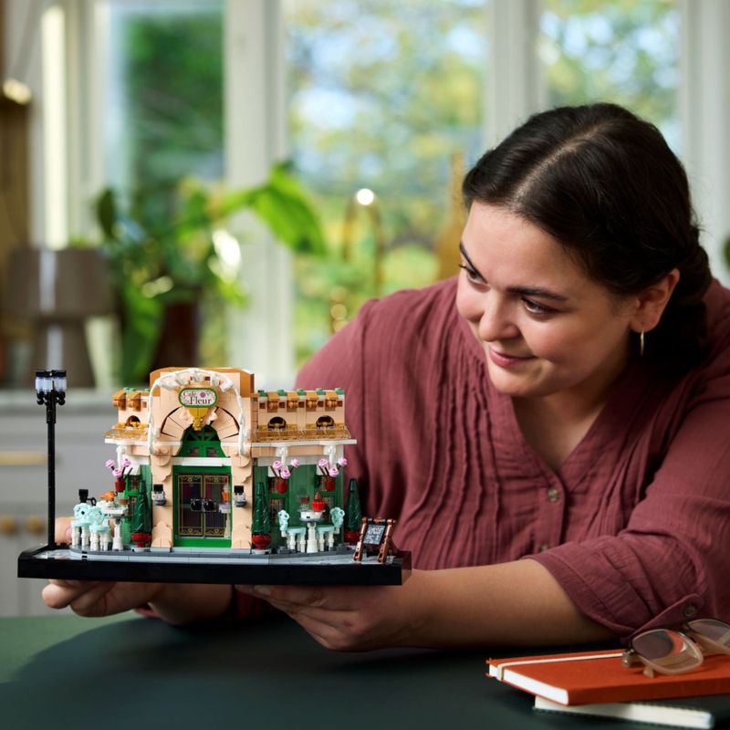 LEG10362 - LEGO Icons - Cafe Frances - 1101 Pecas - 10362 8
