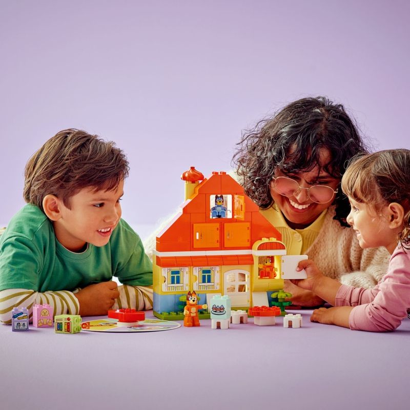 LEG10459 - LEGO Duplo - Casa da Familia Bluey com Jogo da Memoria - 83 Pecas - 10459 7