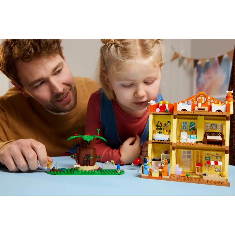 LEG11203 - LEGO Bluey - Casa da familia de Bluey - 382 Pecas - 11203 7