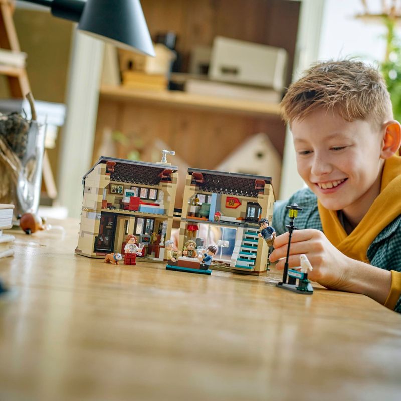 LEG76451 - LEGO Harry Potter - Rua dos Alfeneiros A Visita da Tia Guida - 639 Pecas - 76451 7